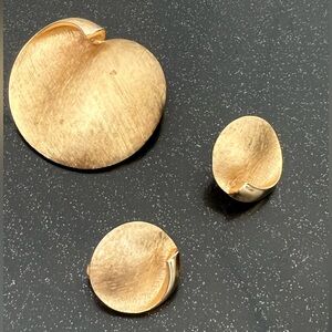 Vintage Crown Trifari Brooch Gold Tone 60s Sculptural with matching earrings